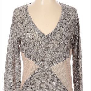 EUC Wallace ribbed knit v neck triangle design both sides taupe grey sweater